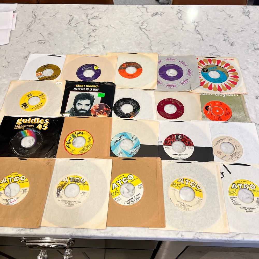 Nice Lot Of 20, 45's Records Jukebox 7", 45 RPM Vintage Vinyl Records, Mixed Gen
